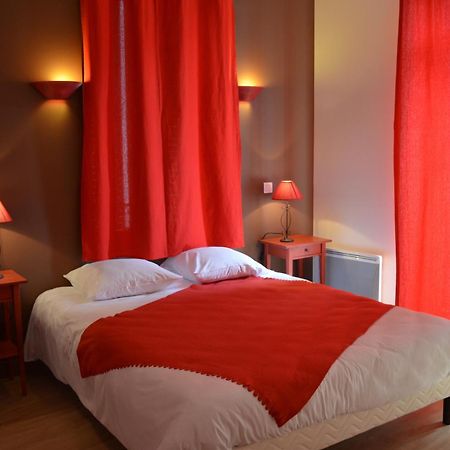 Hotel Le Geneve La Bourboule Habitación foto